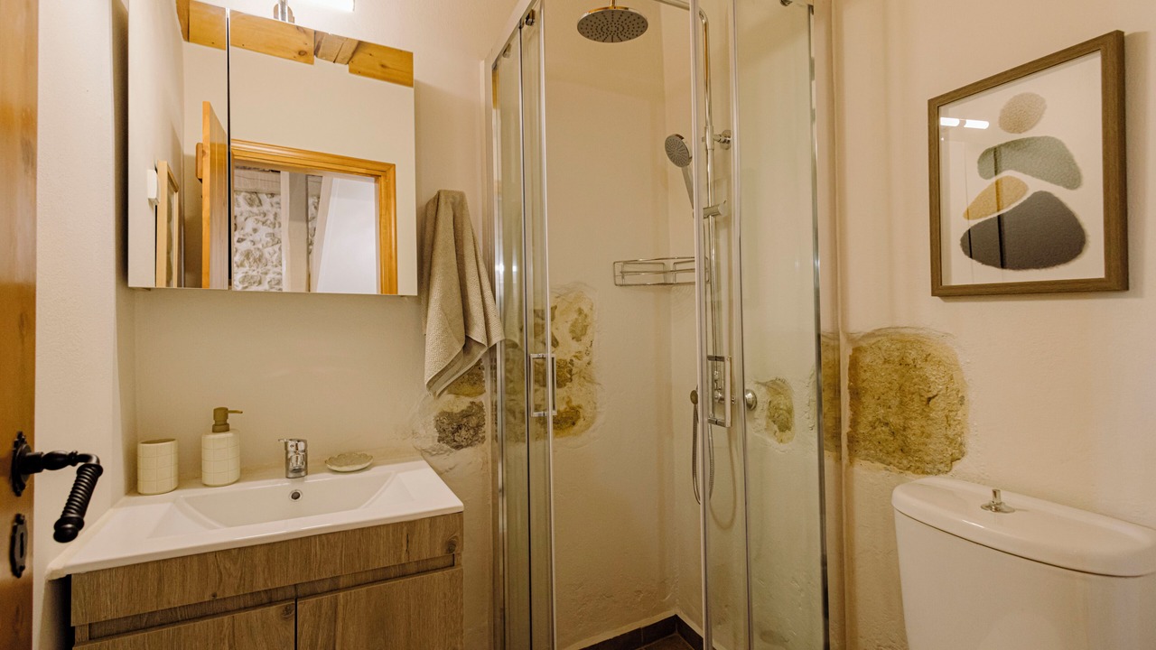 Photo of Bathroom in Nikos Kazantzakis