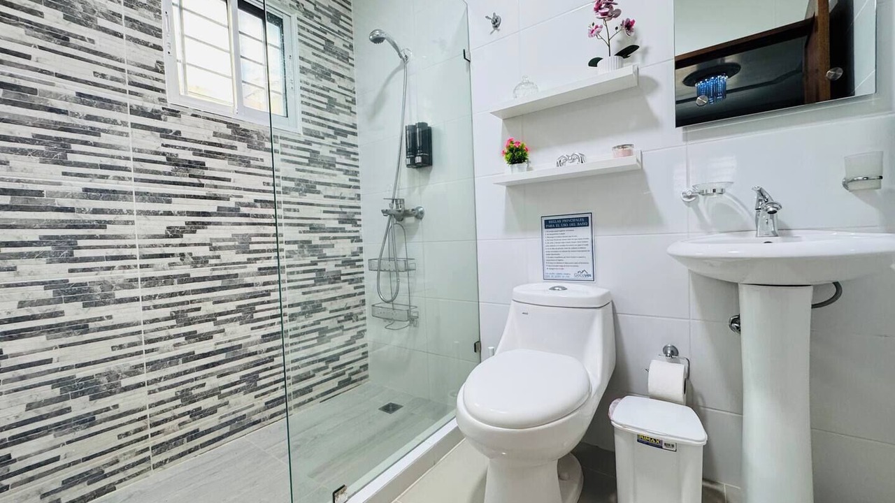 Photo of Bathroom in Llanos de Gurabo I