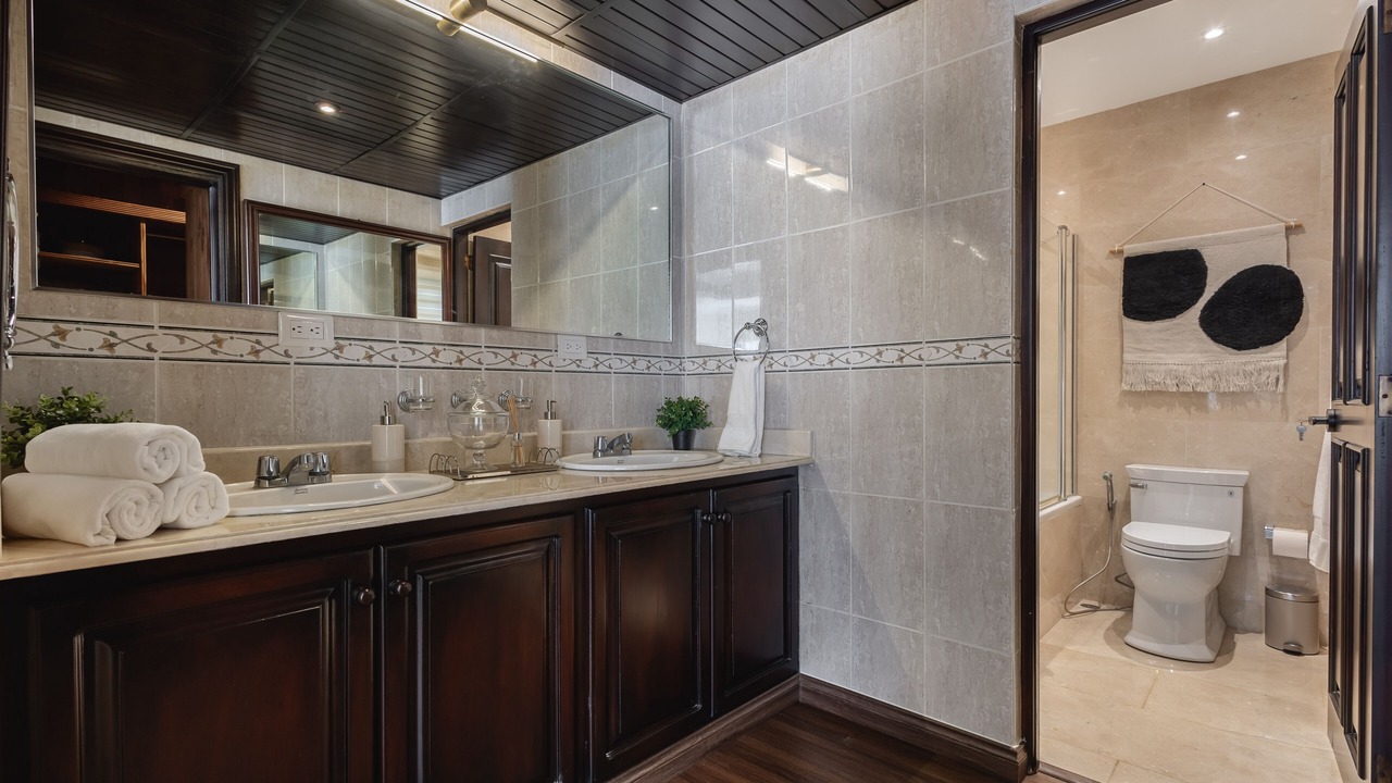 Photo of Bathroom in Yolanda Morales