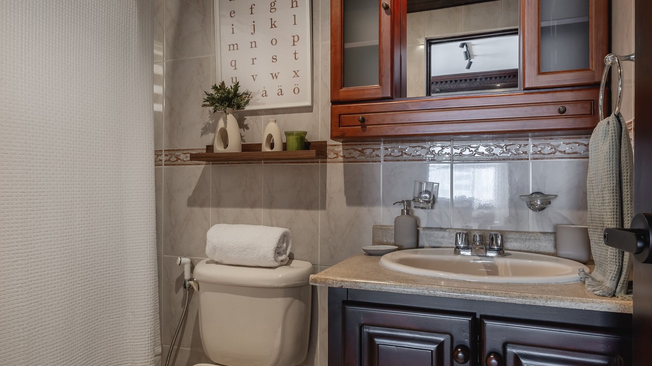 Photo of Bathroom in Yolanda Morales
