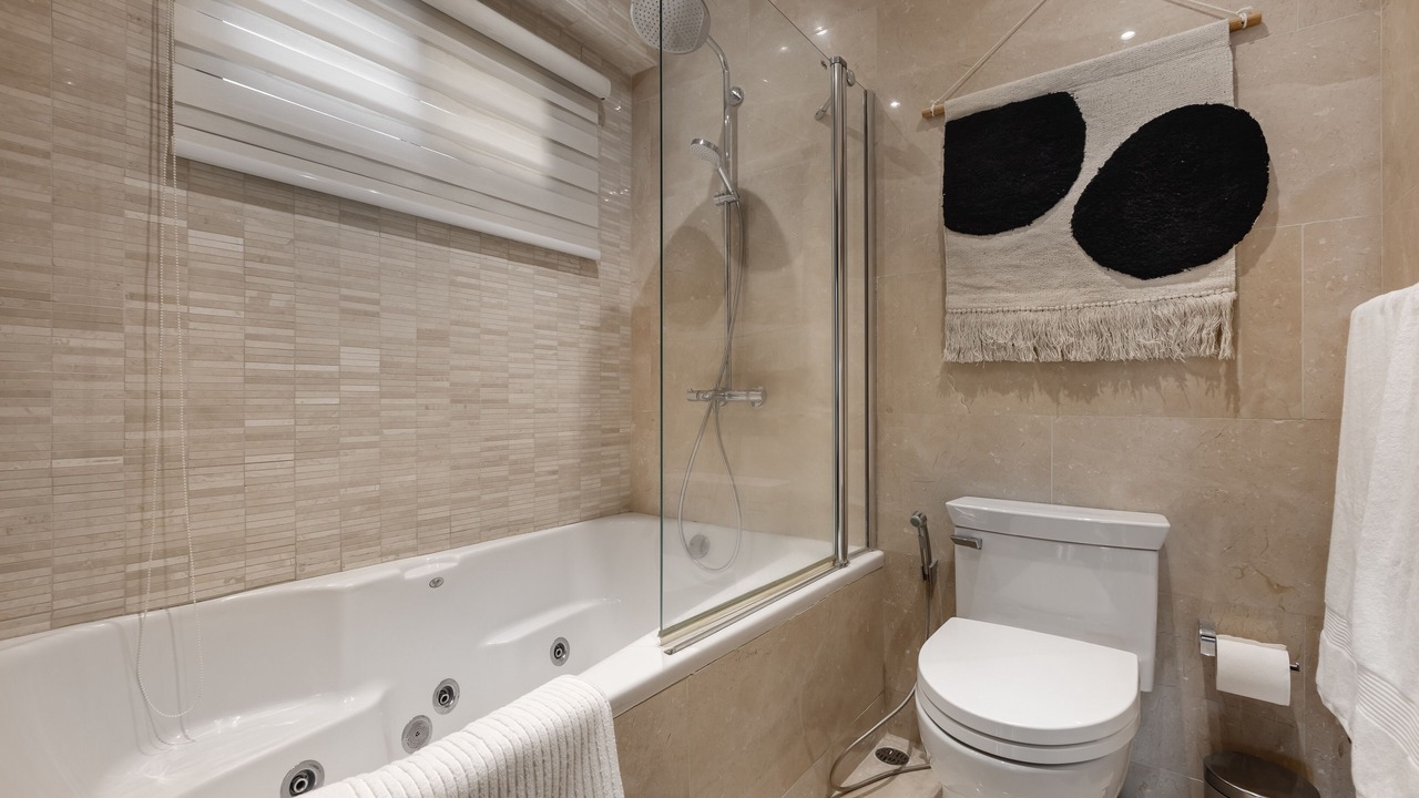 Photo of Bathroom in Yolanda Morales
