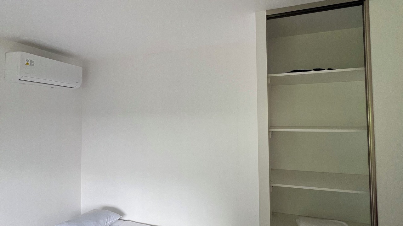 Photo of Bedroom in Teahupoo