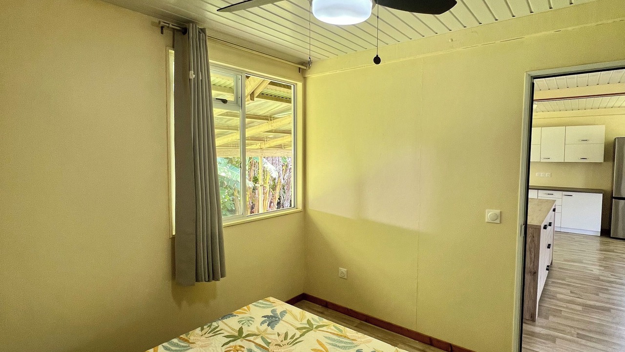 Photo of Bedroom in Teahupoo