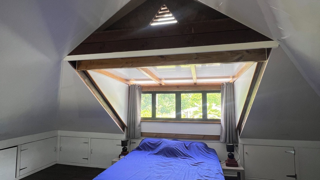 Photo of Bedroom in Teahupoo