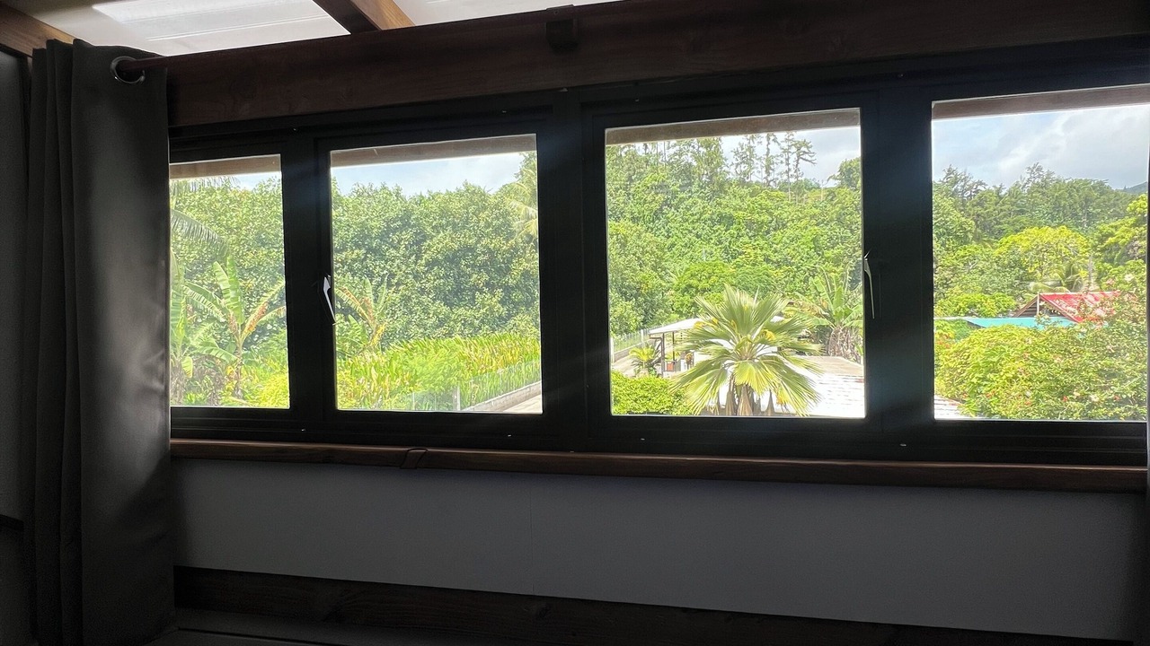 Photo of Bedroom in Teahupoo