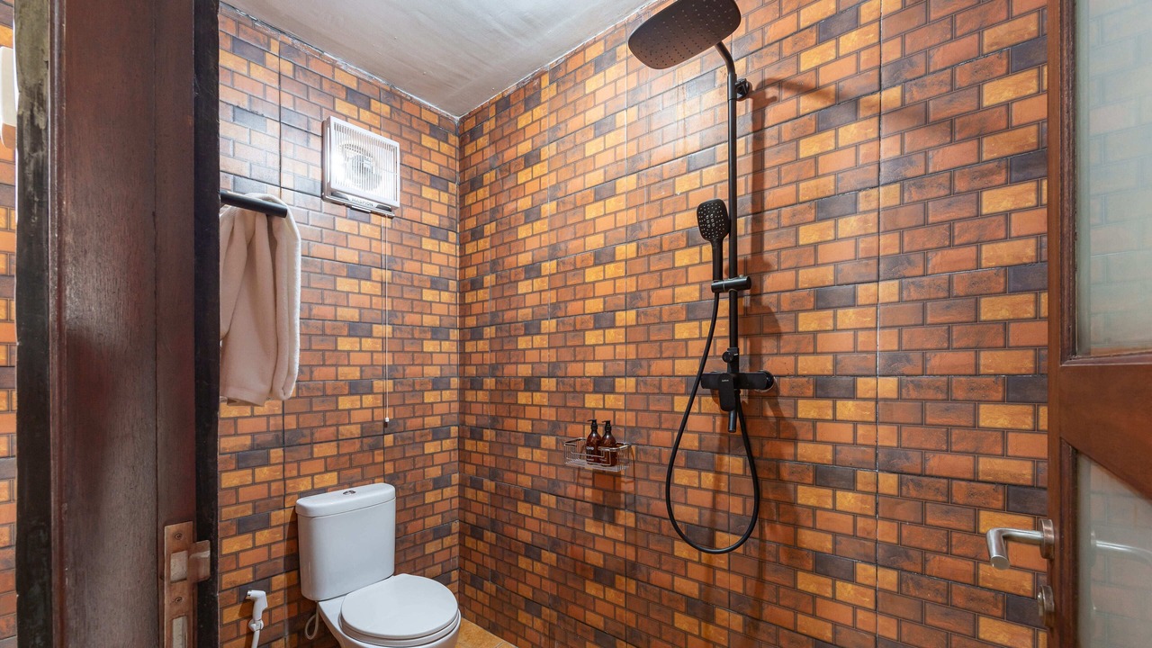 Photo of Bathroom in Kelating