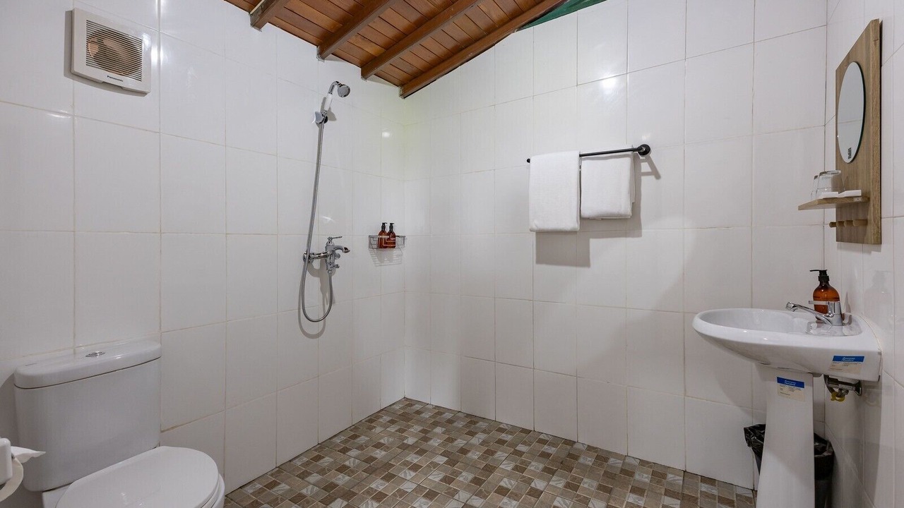 Photo of Bathroom in Kelating