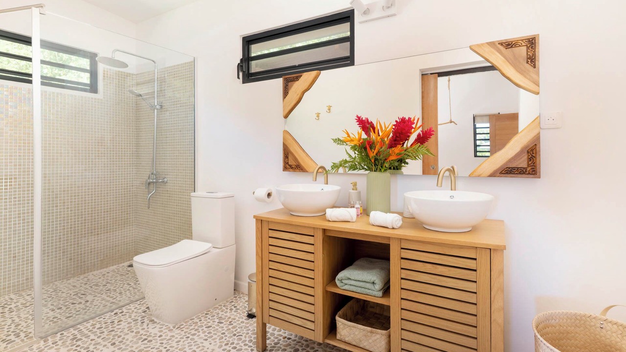 Photo of Bathroom in Teavaro