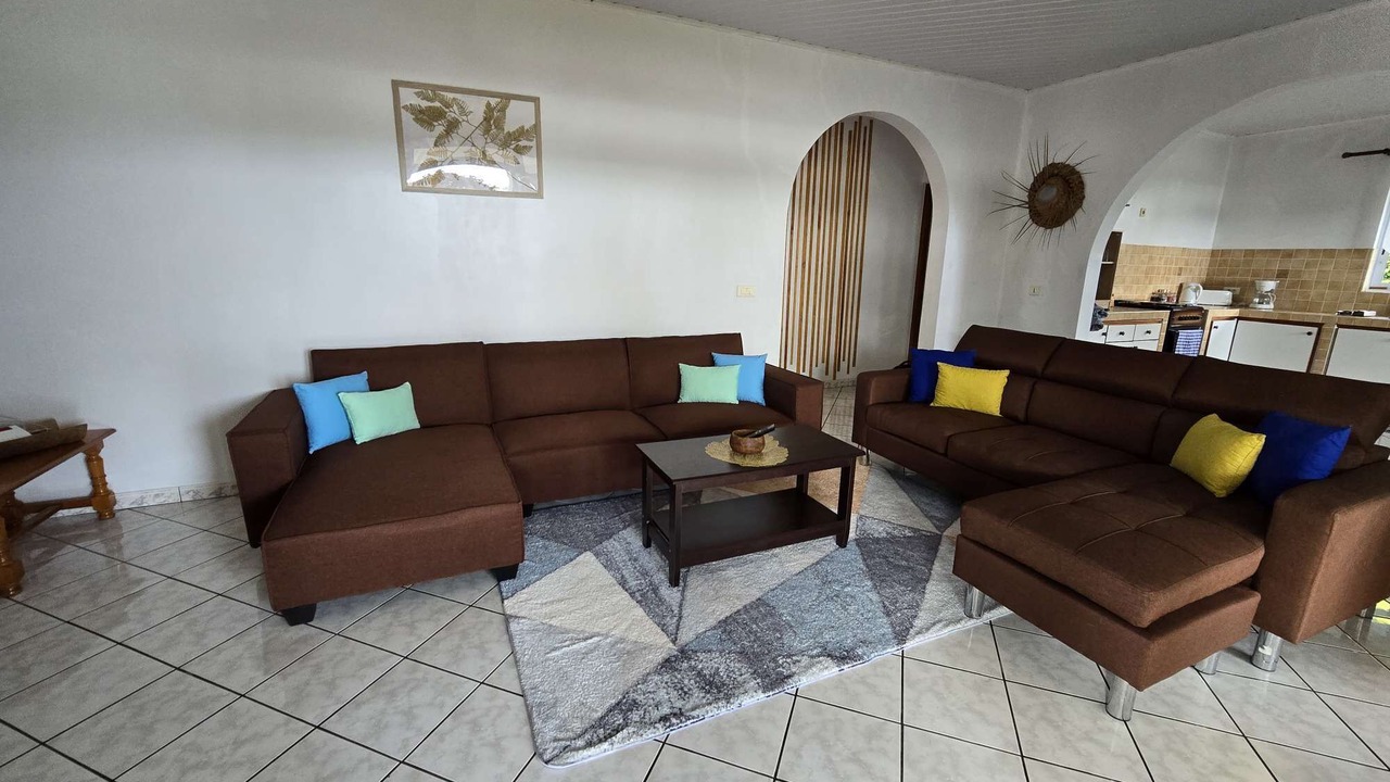 Photo of Livingroom in To'ahotu