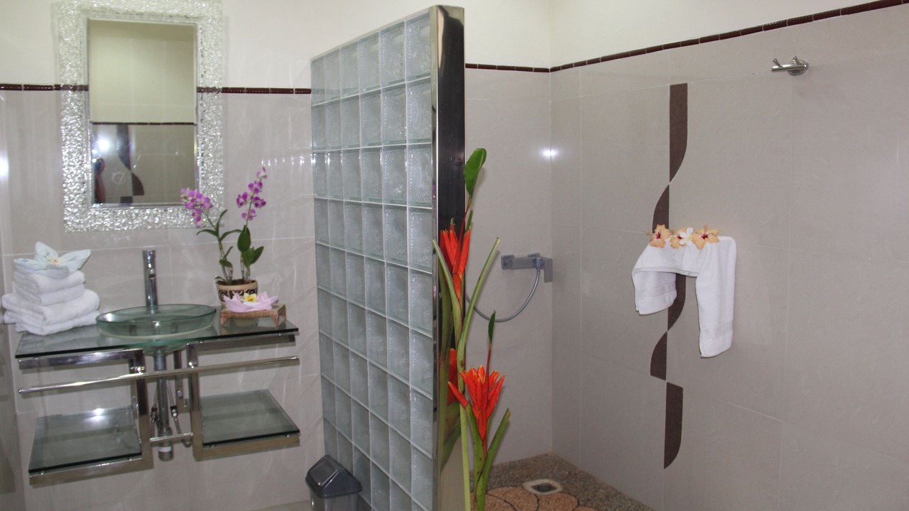 Photo of Bathroom in Umeanyar