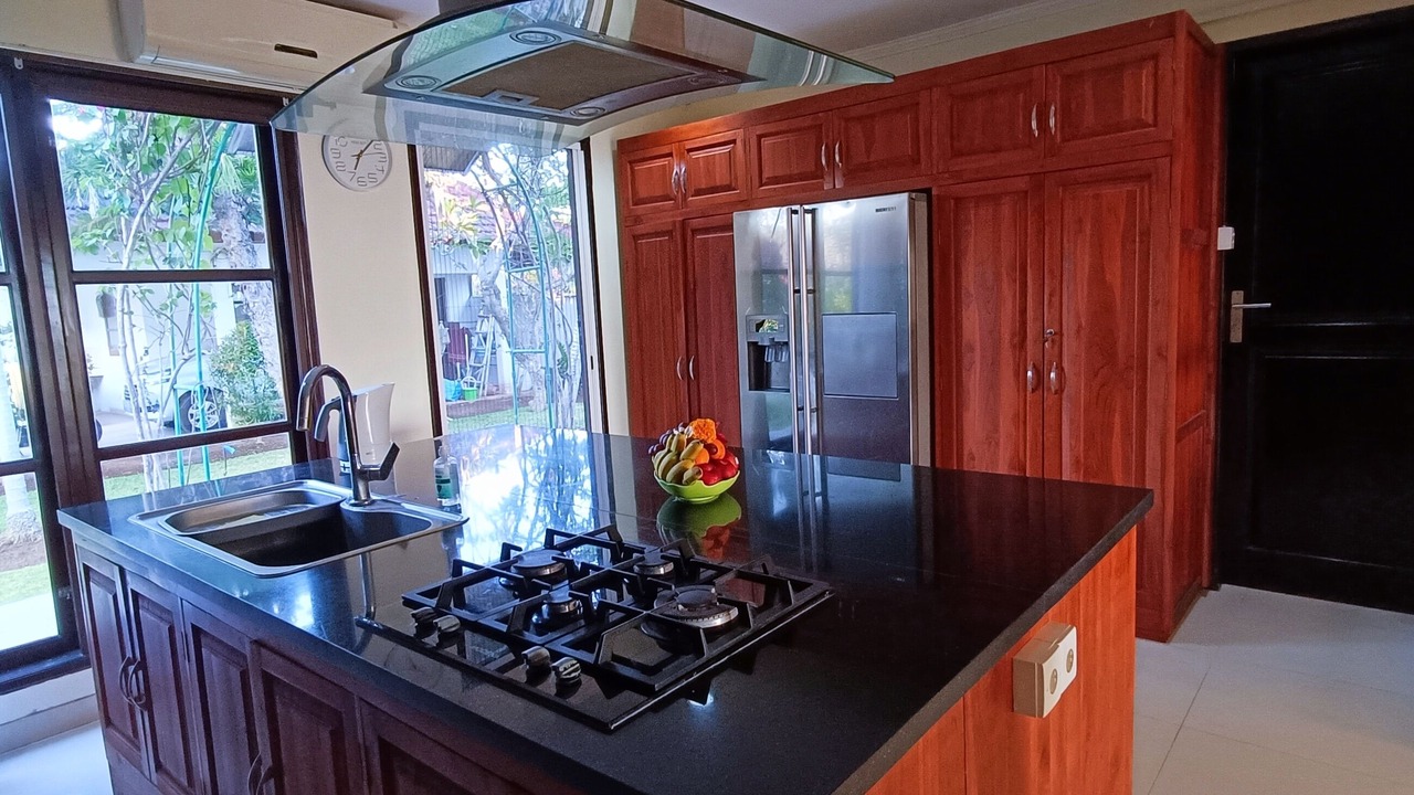 Photo of Kitchen in Umeanyar