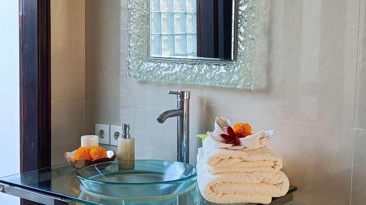 Photo of Bathroom in Umeanyar