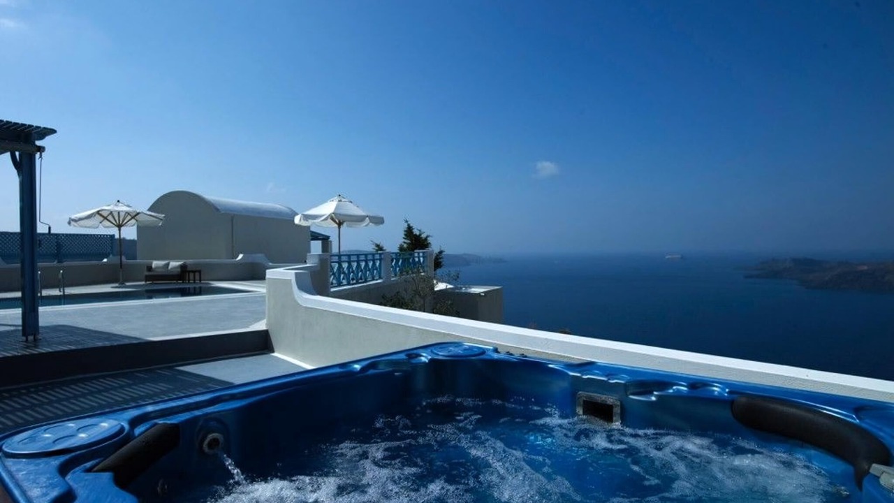 Photo of Others in Fira
