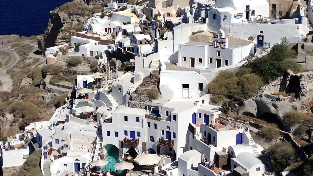 Photo of Others in Fira