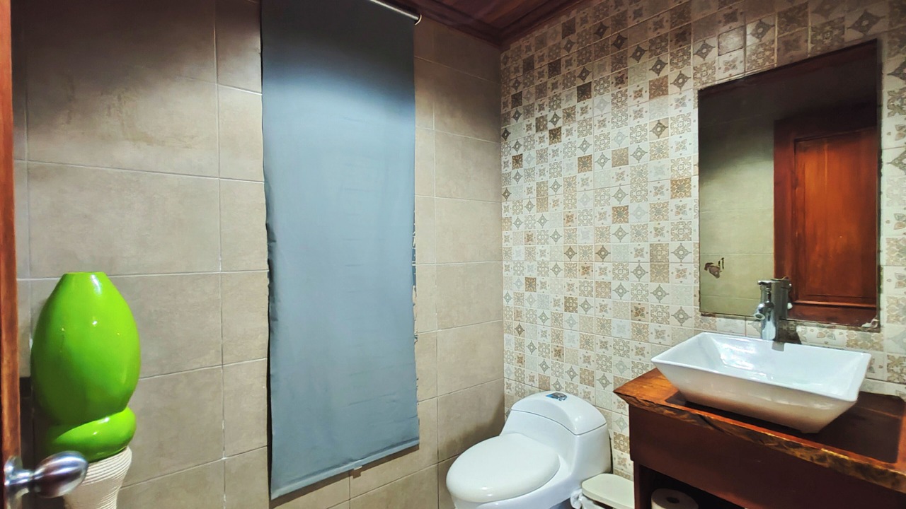 Photo of Bathroom in Pedro Brand