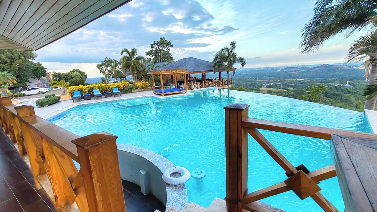 Photo of Outdoor in Pedro Brand