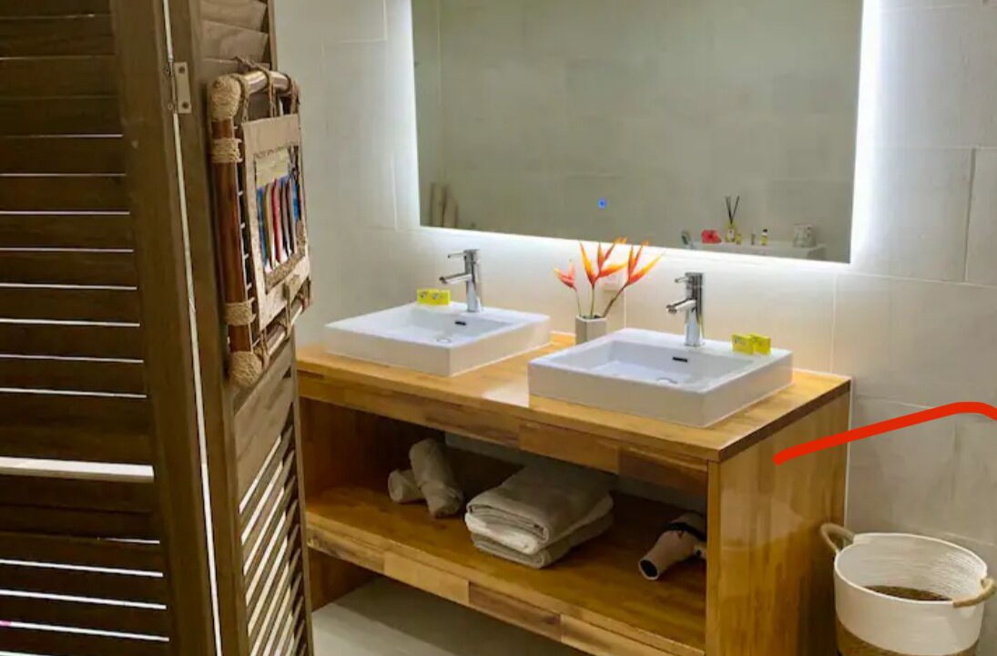 Photo of Bathroom in Moorea-Maiao