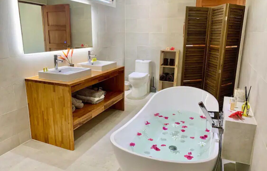 Photo of Bathroom in Moorea-Maiao