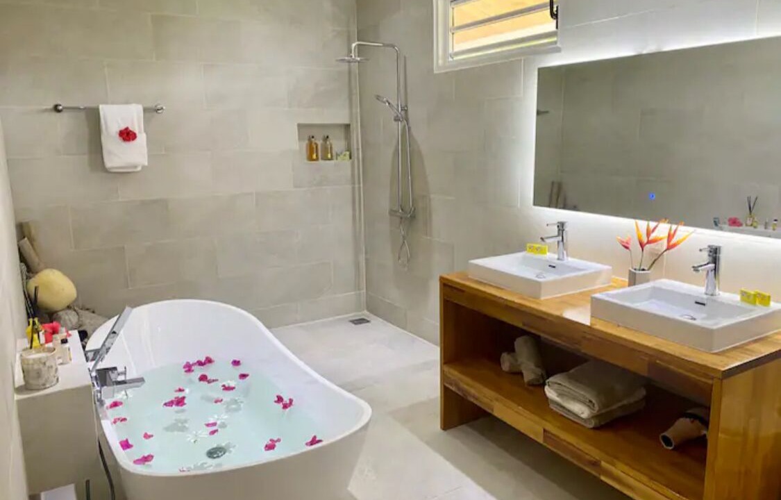 Photo of Bathroom in Moorea-Maiao