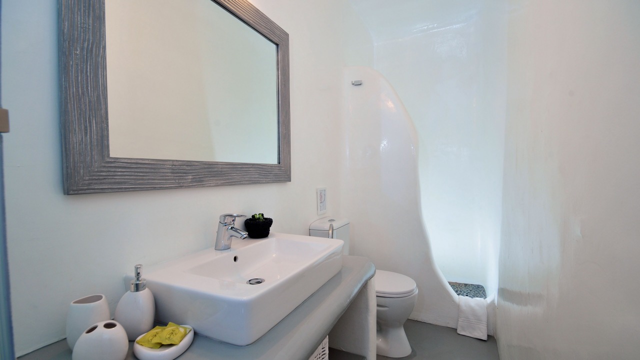 Photo of Bathroom in Plintri