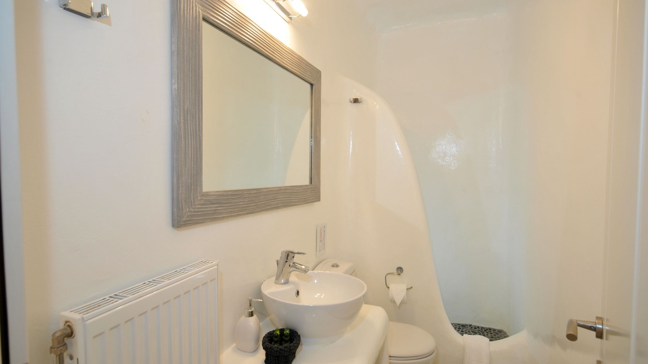 Photo of Bathroom in Plintri