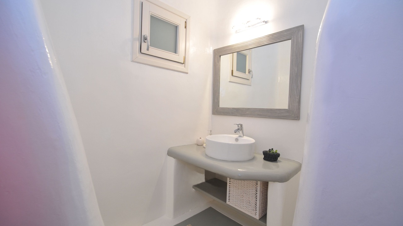 Photo of Bathroom in Plintri