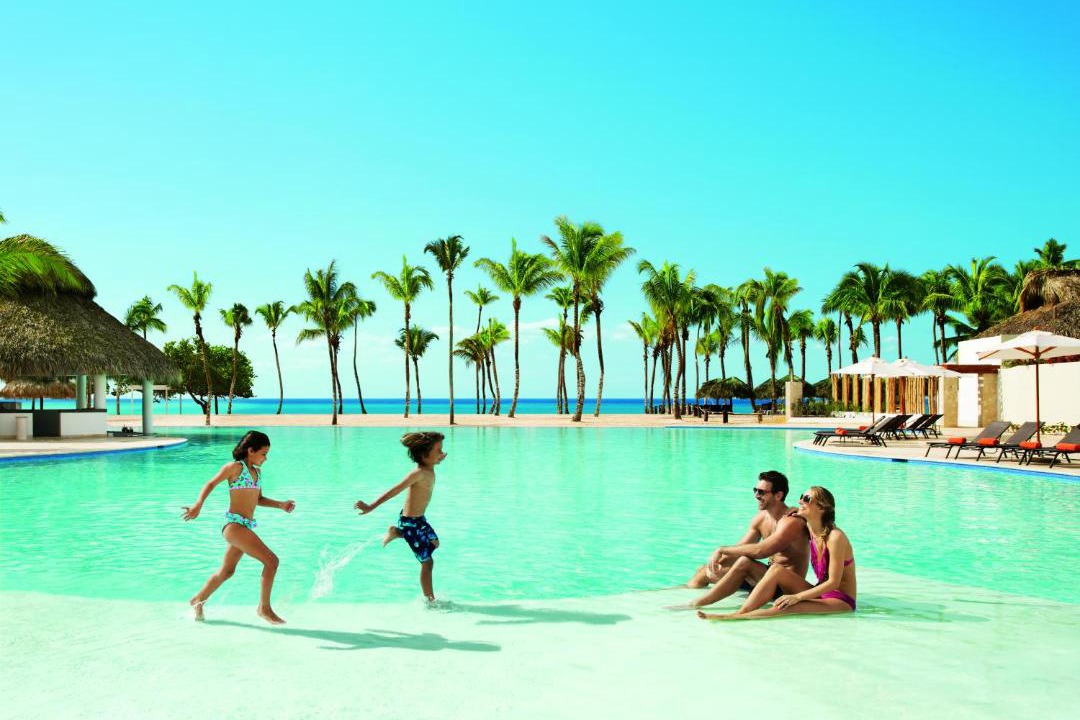 Photo of Others in Dominicus