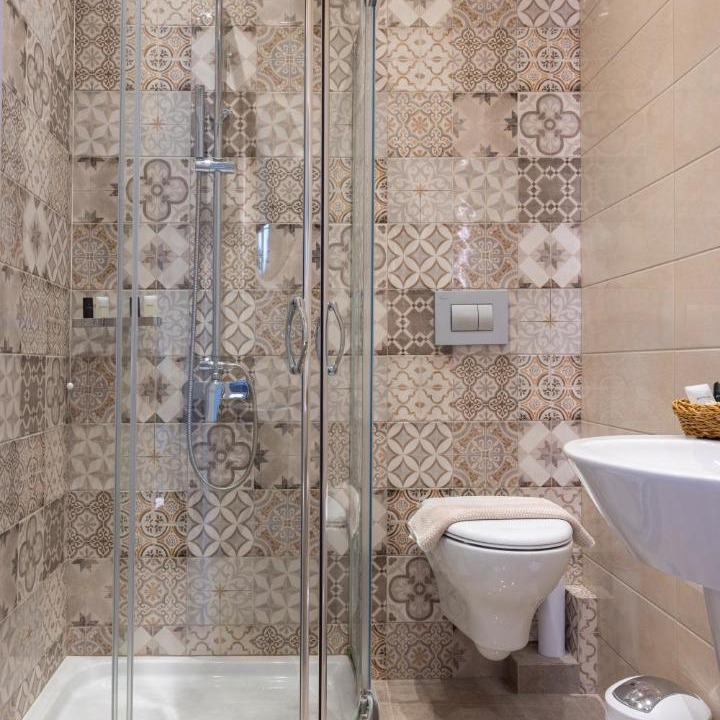 Photo of Bathroom in Paleopolis