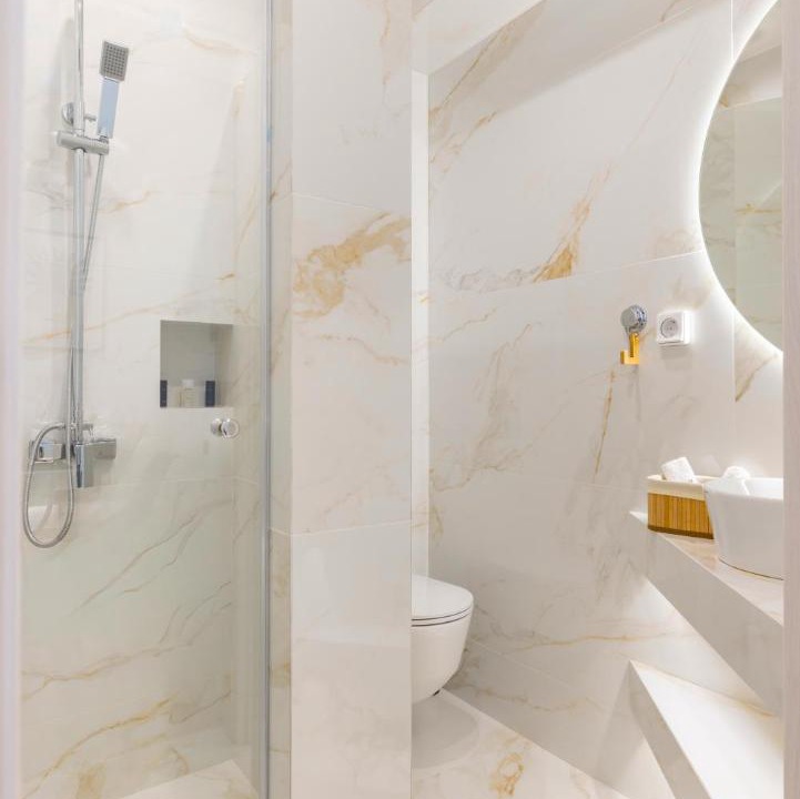 Photo of Bathroom in Paleopolis