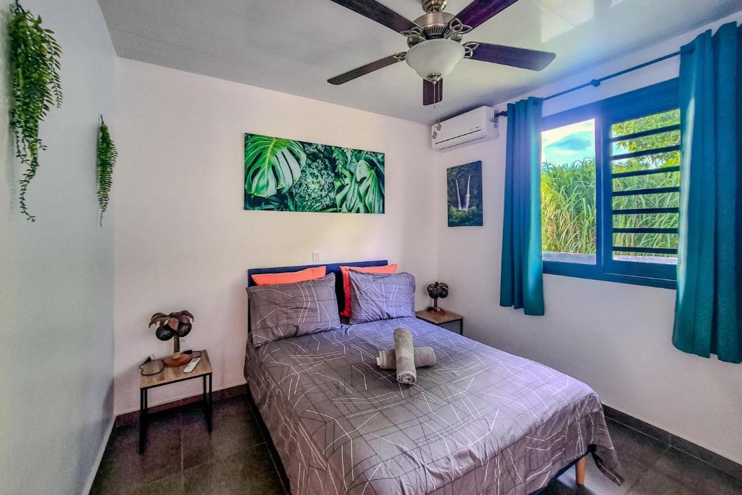 Photo of Bedroom in Teahupo'o
