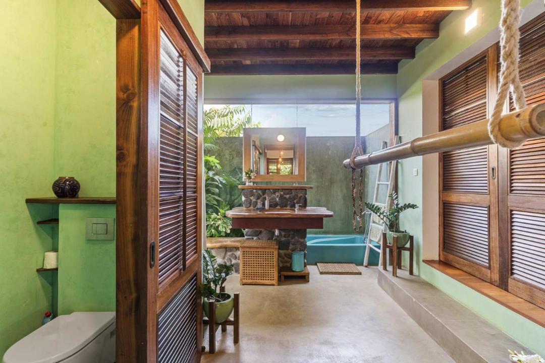 Photo of Bathroom in Afaahiti