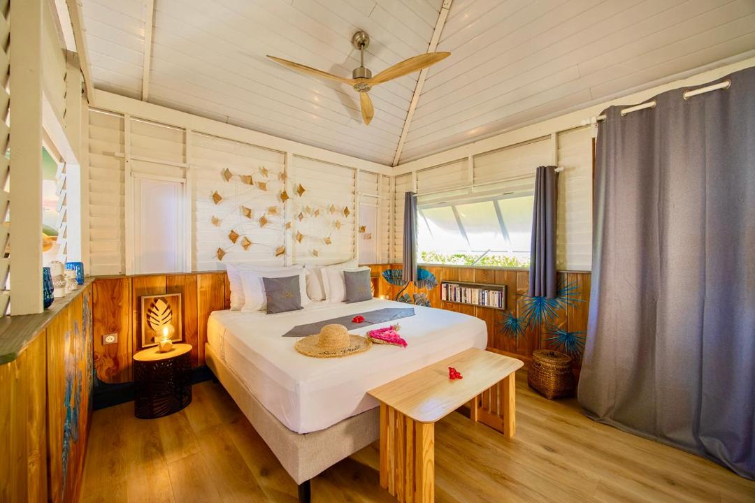Photo of Bedroom in Teahupoo