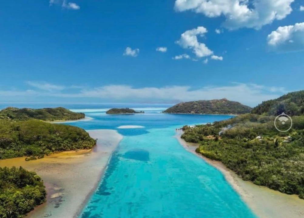 Photo of Human In Picture in Huahine