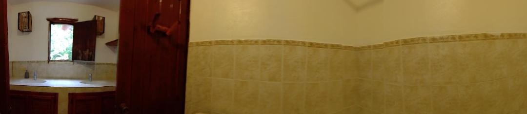 Photo of Bathroom in Pimentel