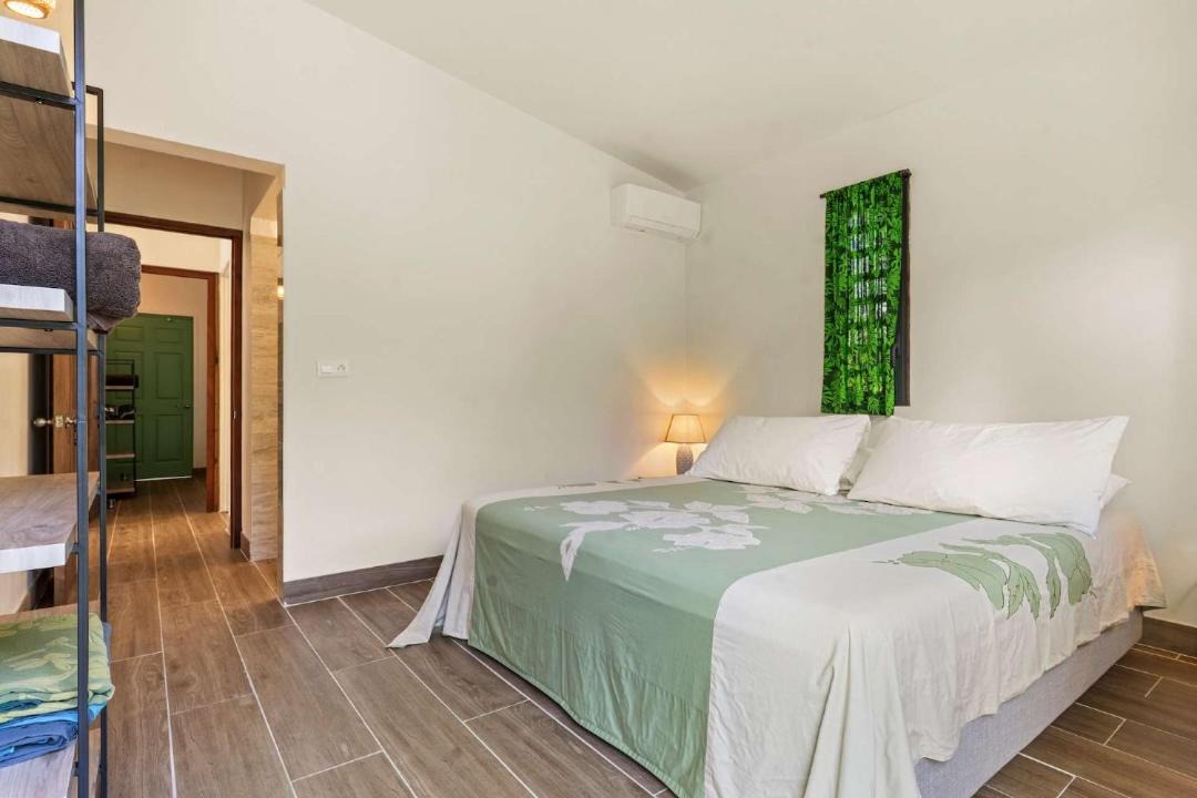 Photo of Bedroom in Afaahiti
