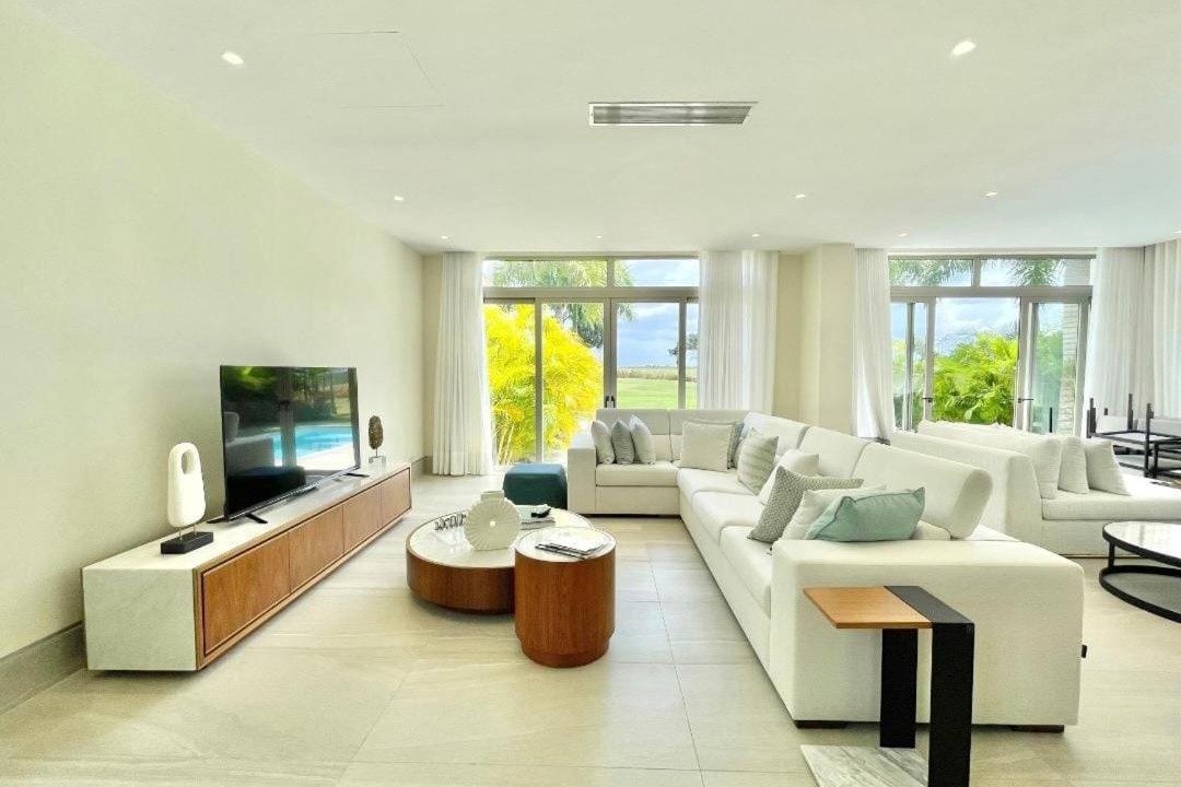 Photo of Livingroom in Los Altos