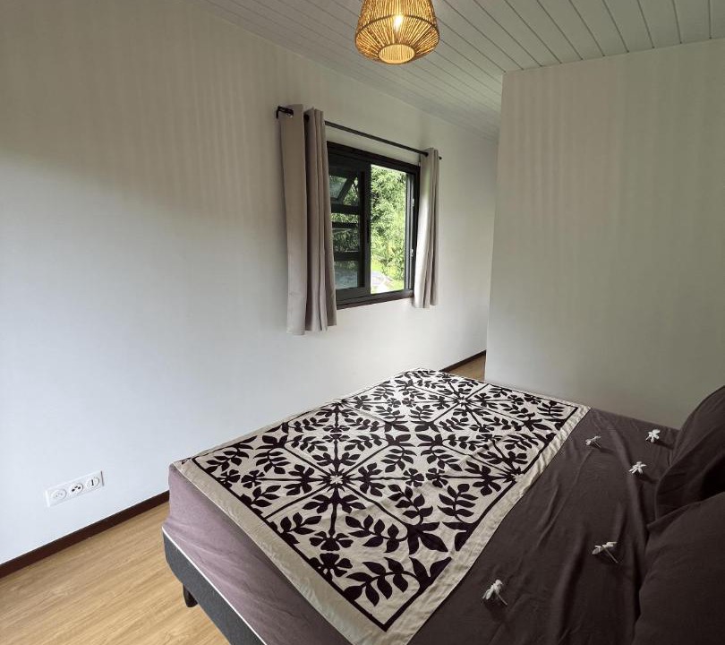 Photo of Bedroom in Teahupoo