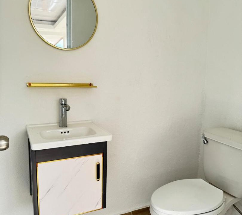 Photo of Bathroom in Pedro Brand