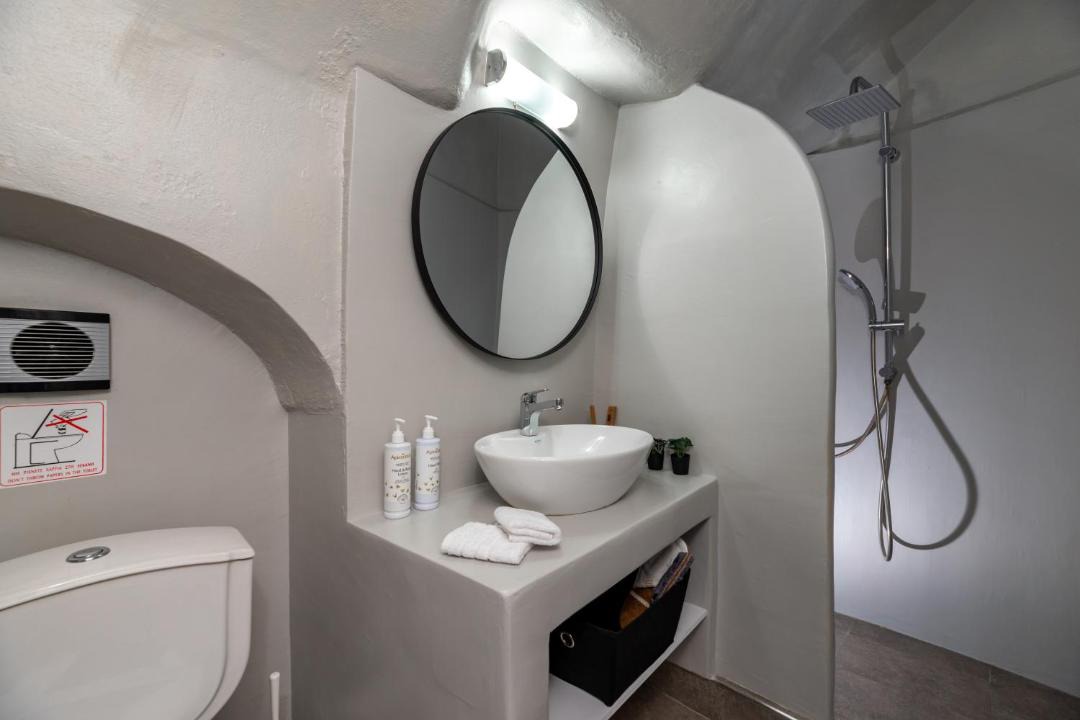 Photo of Bathroom in Vothon