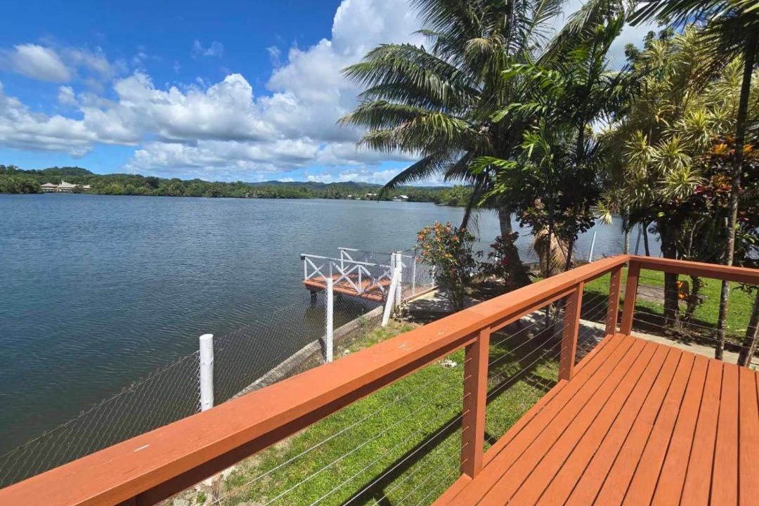Photo of Patio Balcony in Pacific Harbour