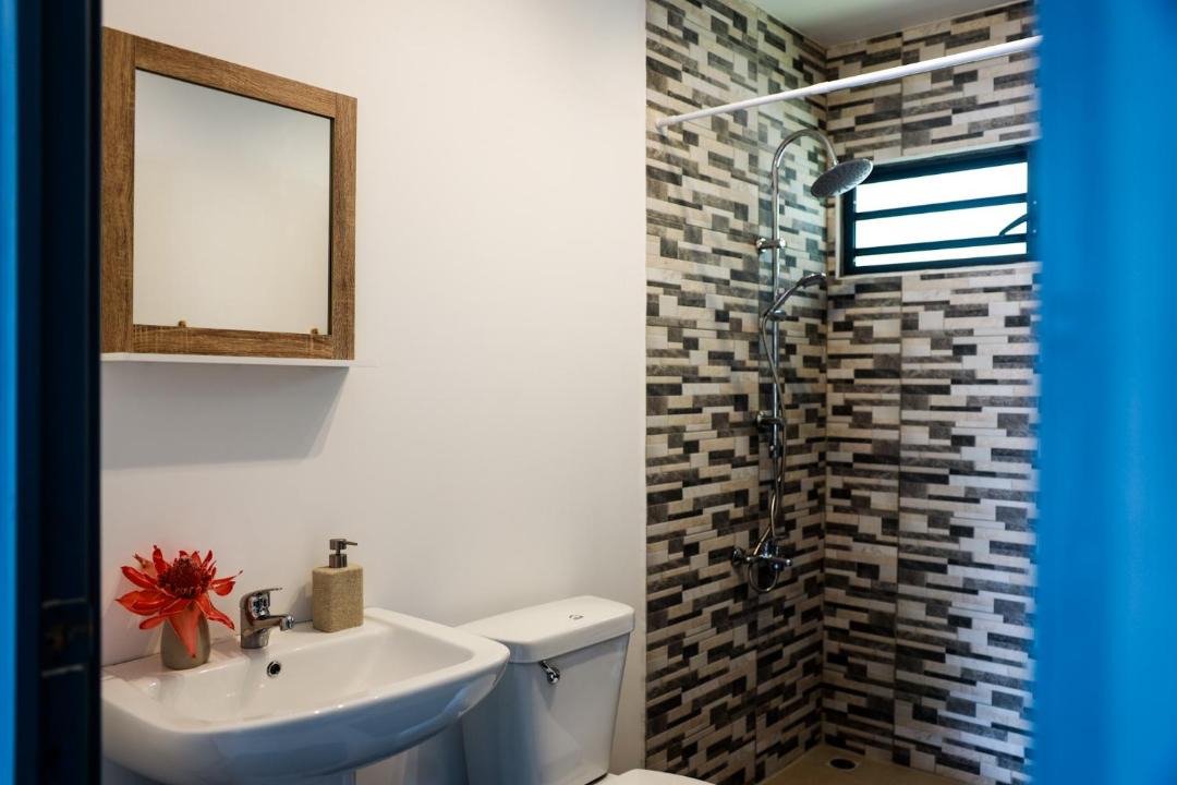 Photo of Bathroom in Teahupo'o