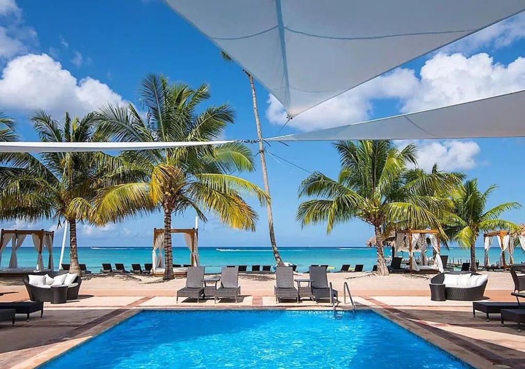 Photo of Others in Dominicus