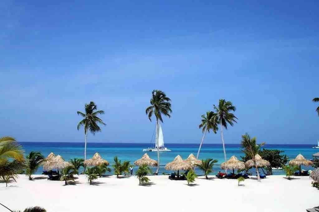 Photo of Others in Dominicus