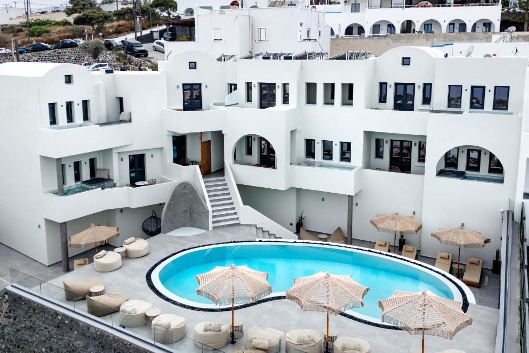 Photo of Others in Fira