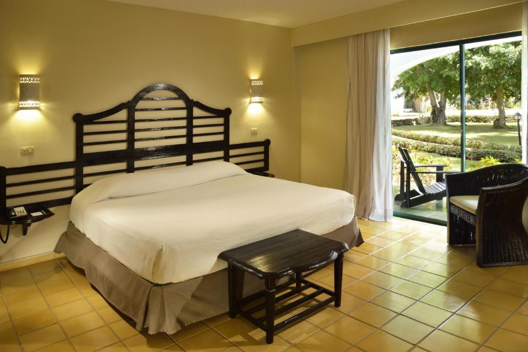 Photo of Others in Dominicus