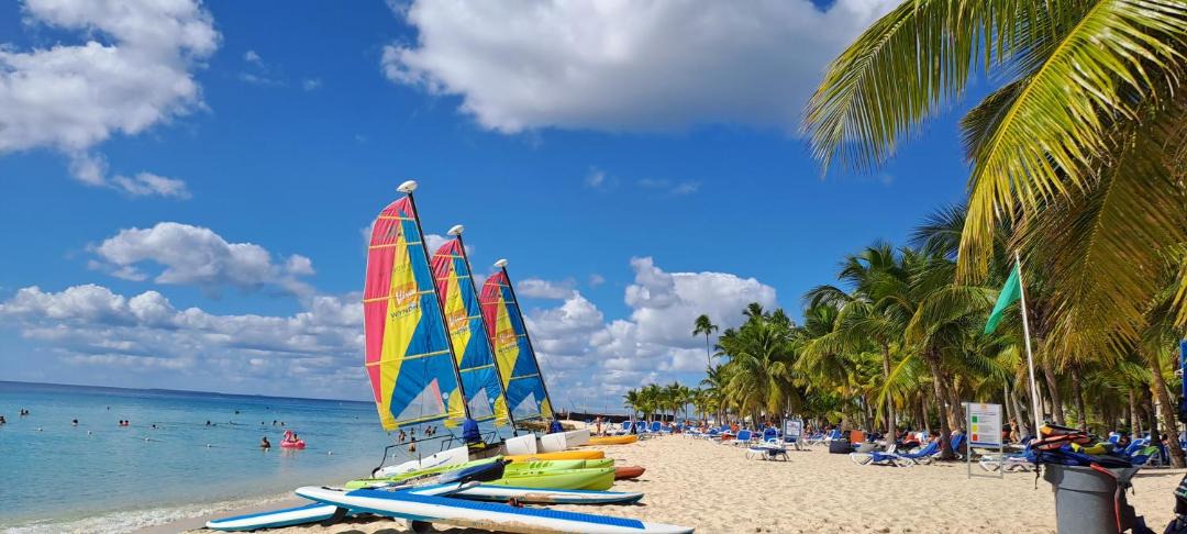 Photo of Others in Dominicus