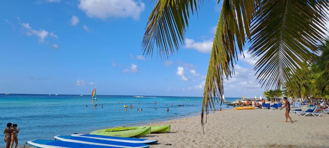Photo of Others in Dominicus