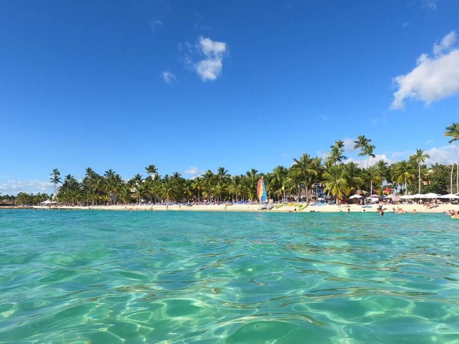 Photo of Others in Dominicus