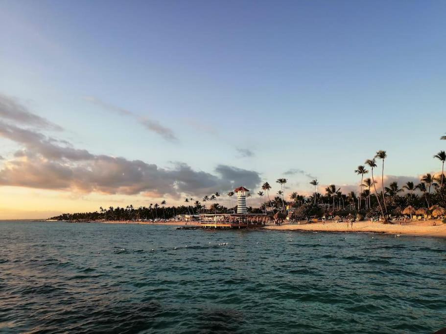 Photo of Others in Dominicus