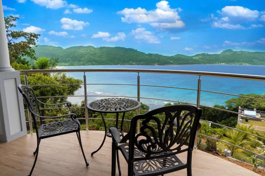 Photo of Patio Balcony in Anse Boileau